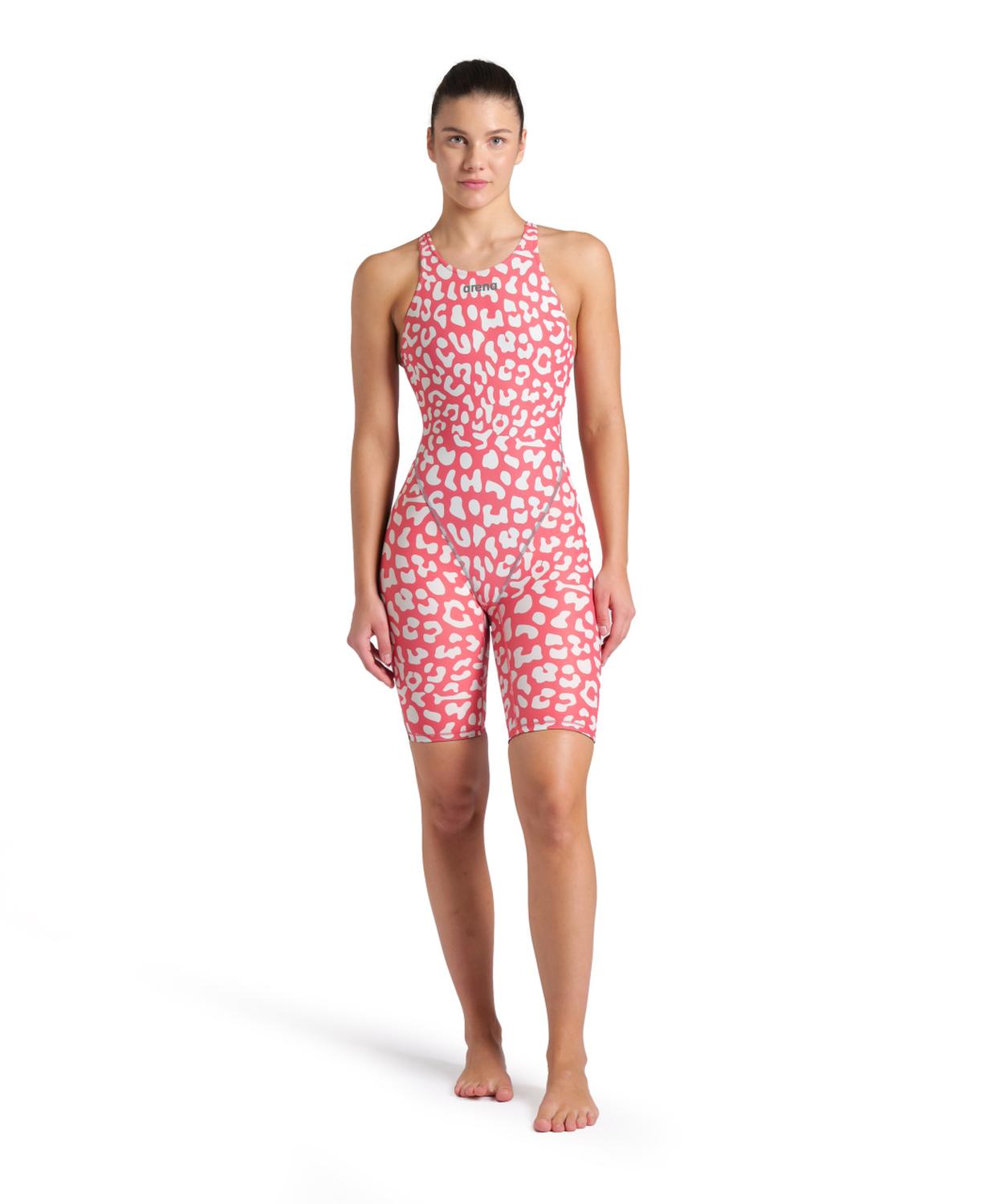 Leopard coral-