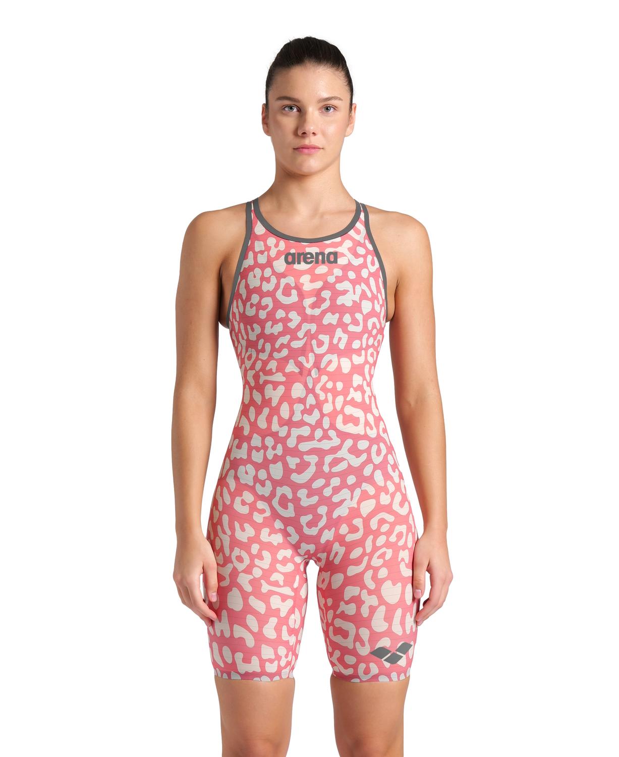 Leopard coral-