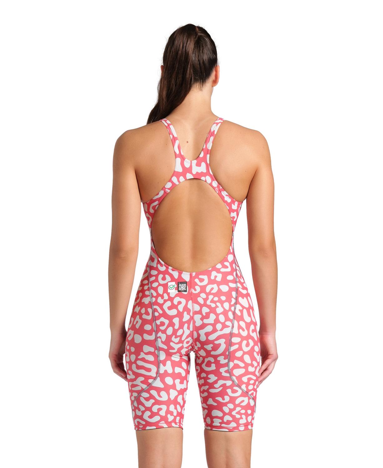 Leopard coral-