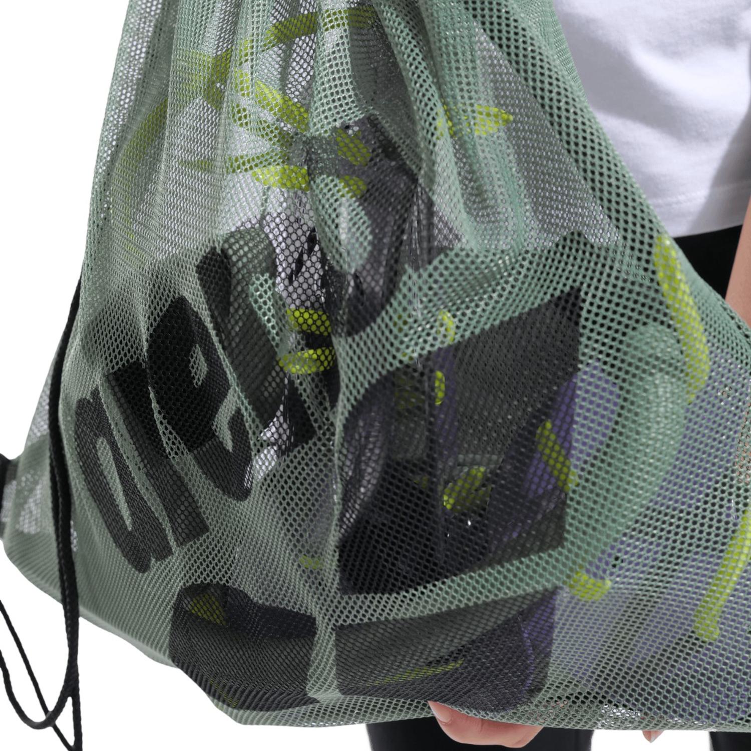 Verde olivo-