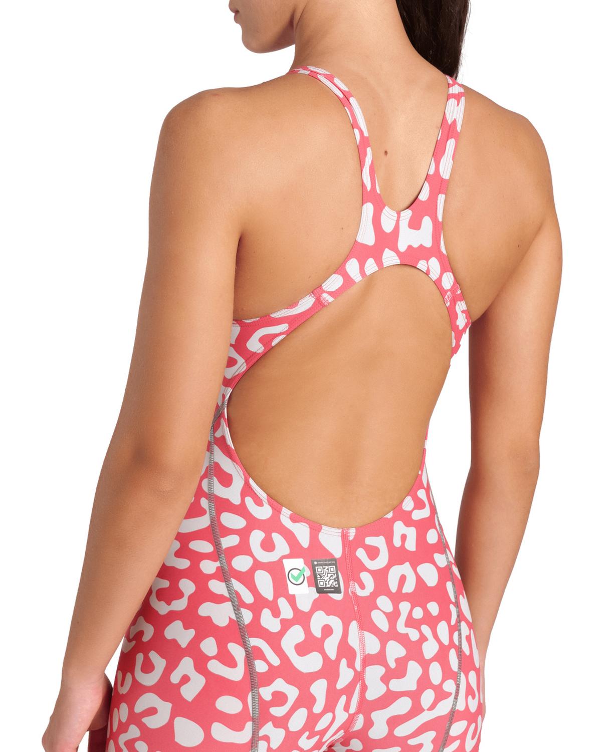 Leopard coral-