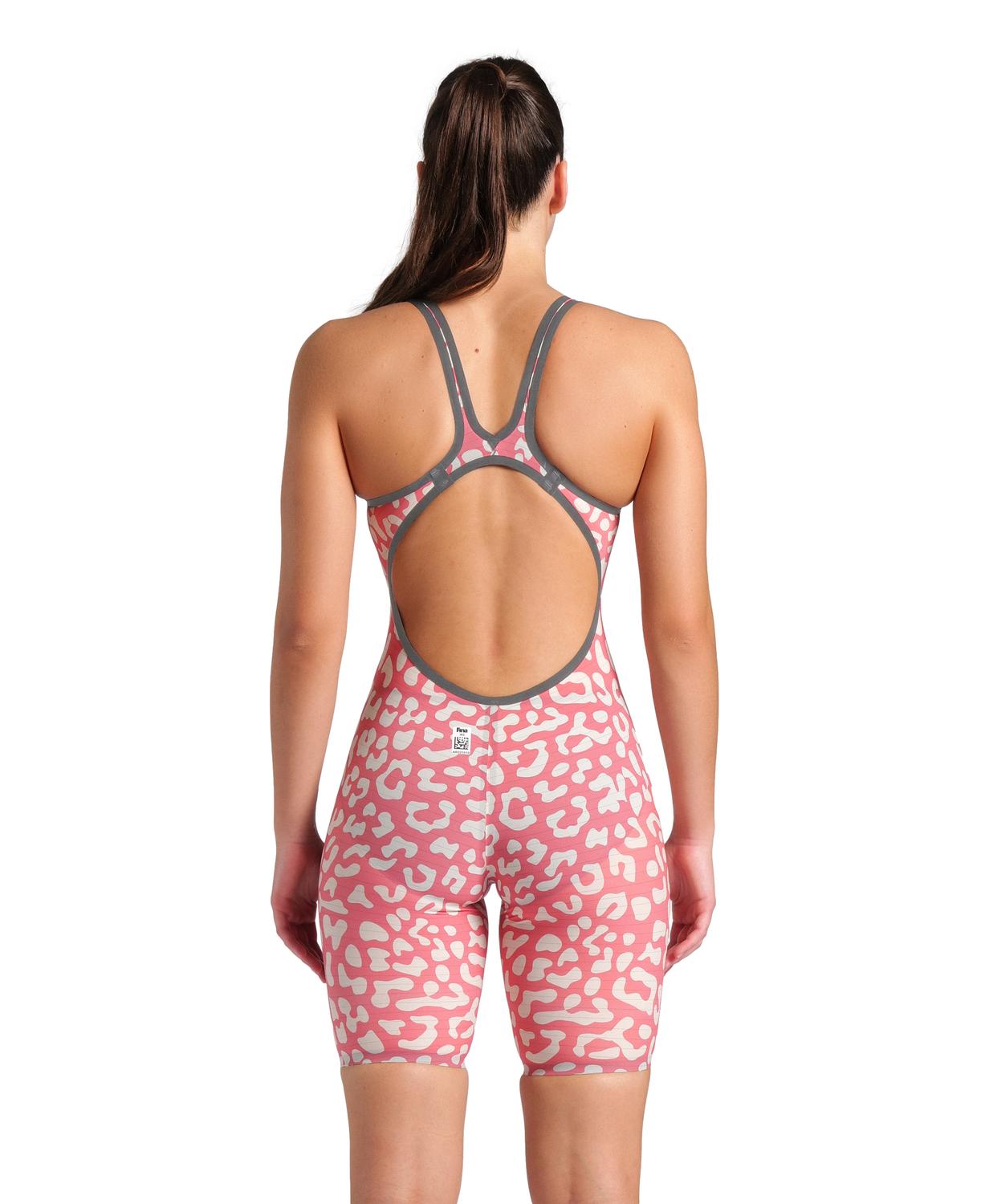 Leopard coral-