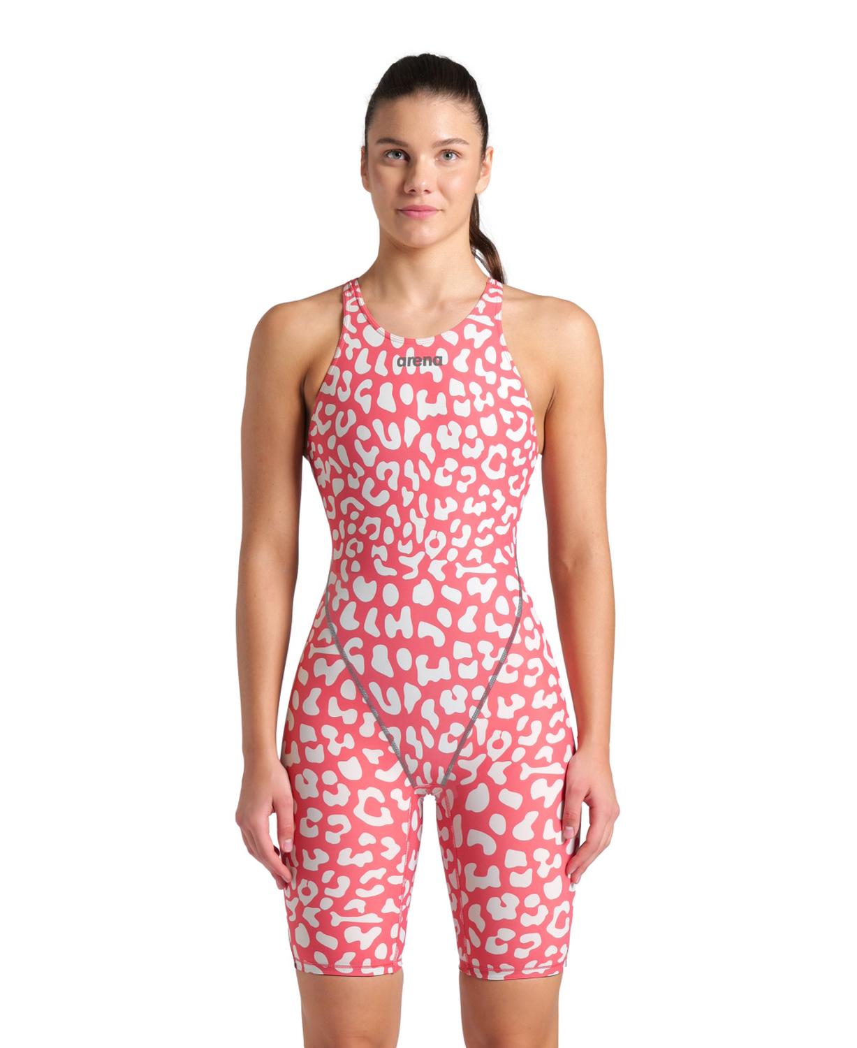 Leopard coral-